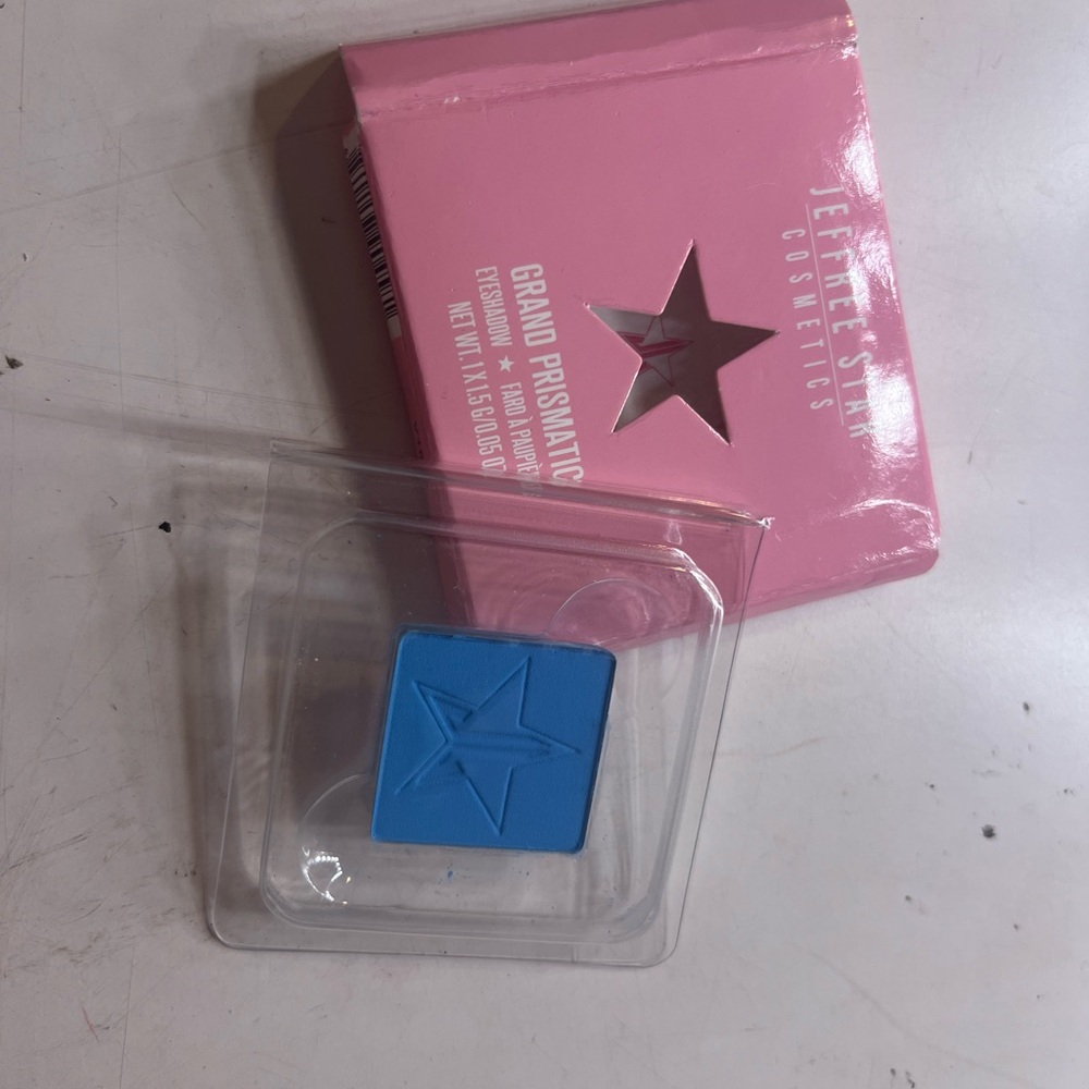 Jeffree Star Grand Prismatic Eyeshadow - Blue